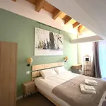 & Art Guest house