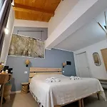 & Art Guest house