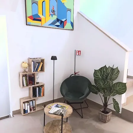 & Art 3* בולוניה